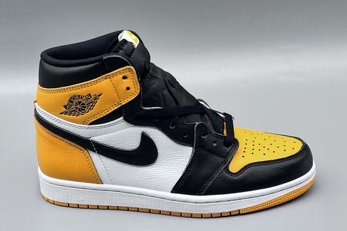 Air Jordan 1 Retro High OG Yellow Toe