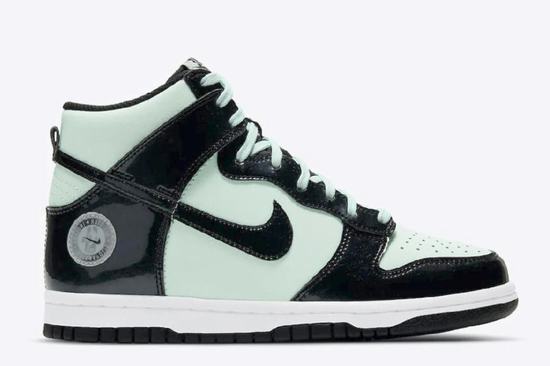 Dunk SB High Barely Green Pro