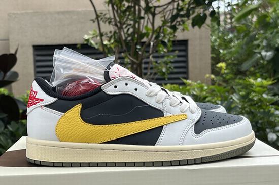 Travis Scott x Air Jordan 1 Low Yellow Hook GS