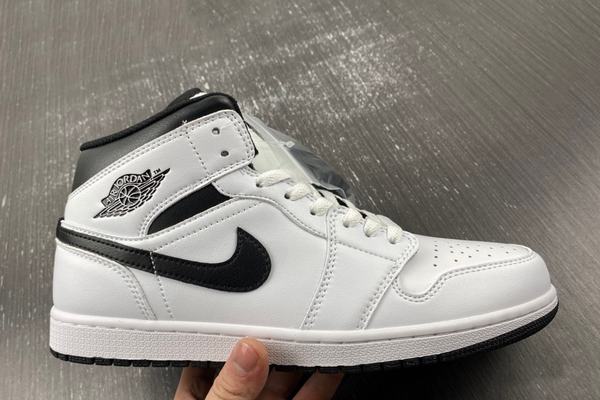 Air Jordan 1 Mid White Black